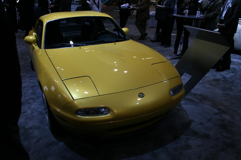 Illustration for article titled 2009 Mazda Miata MX-5: 20 Years Of Beer And Sushi